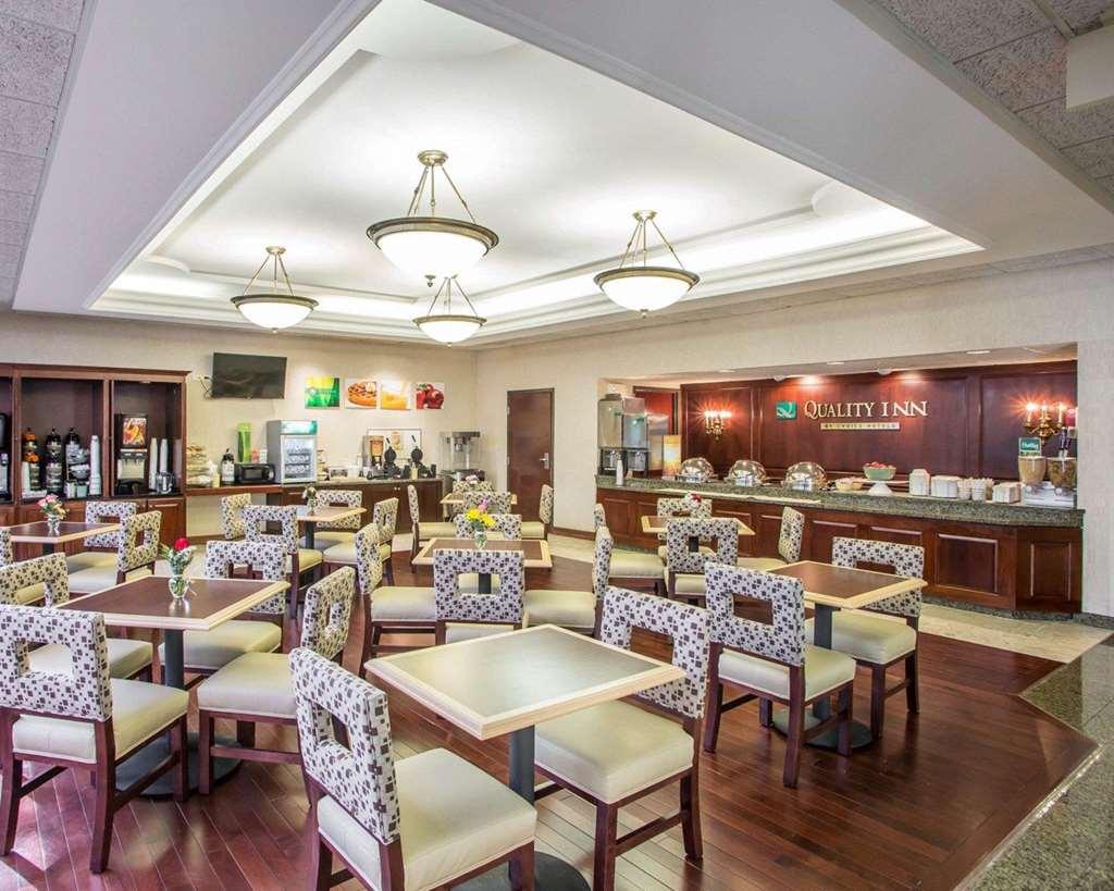 Quality Inn Schaumburg - Chicago Near The Mall Restaurace fotografie